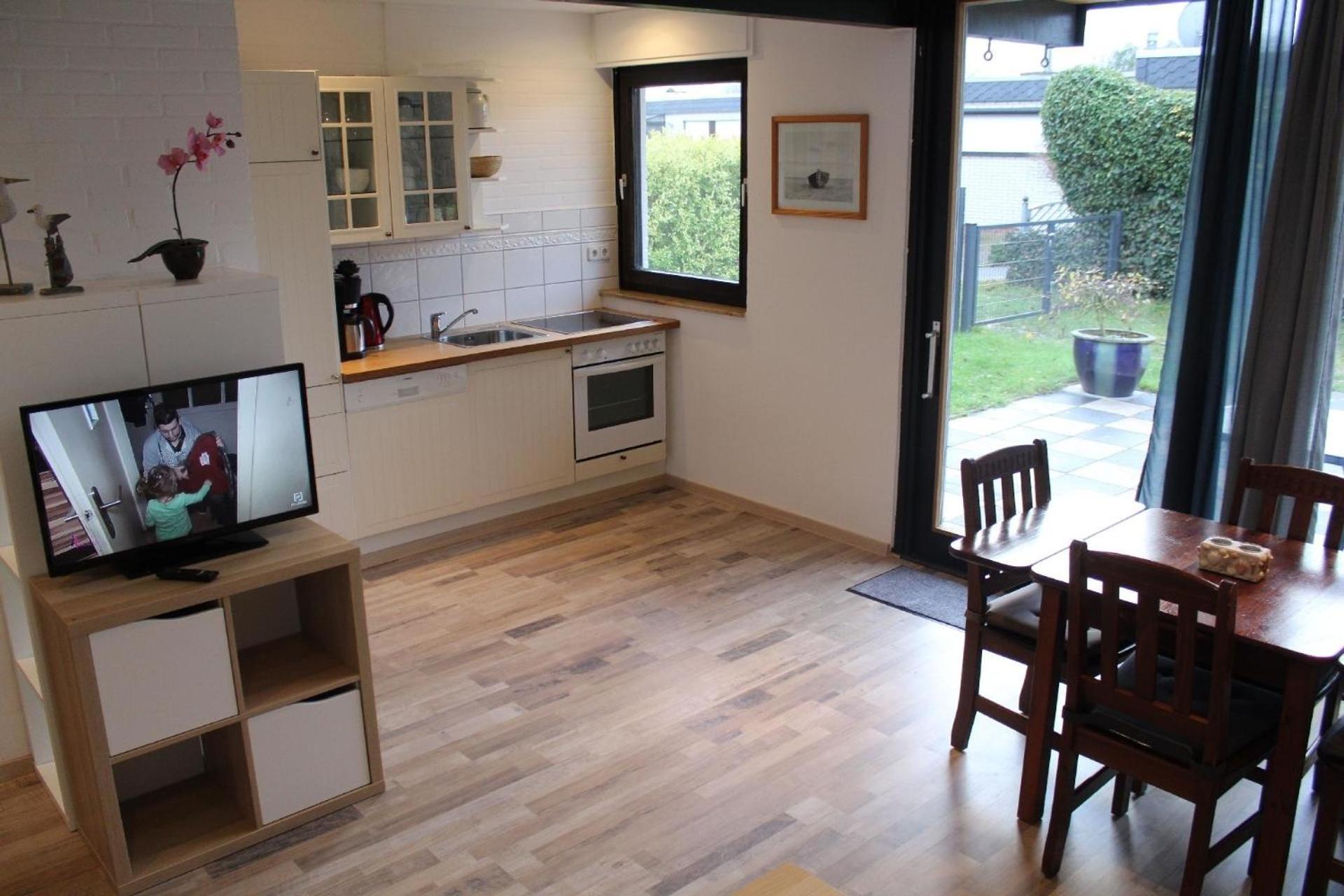 Schoenes Ferienhaus In Tossens Mit Schoenem Garten 布特亚丁根 外观 照片