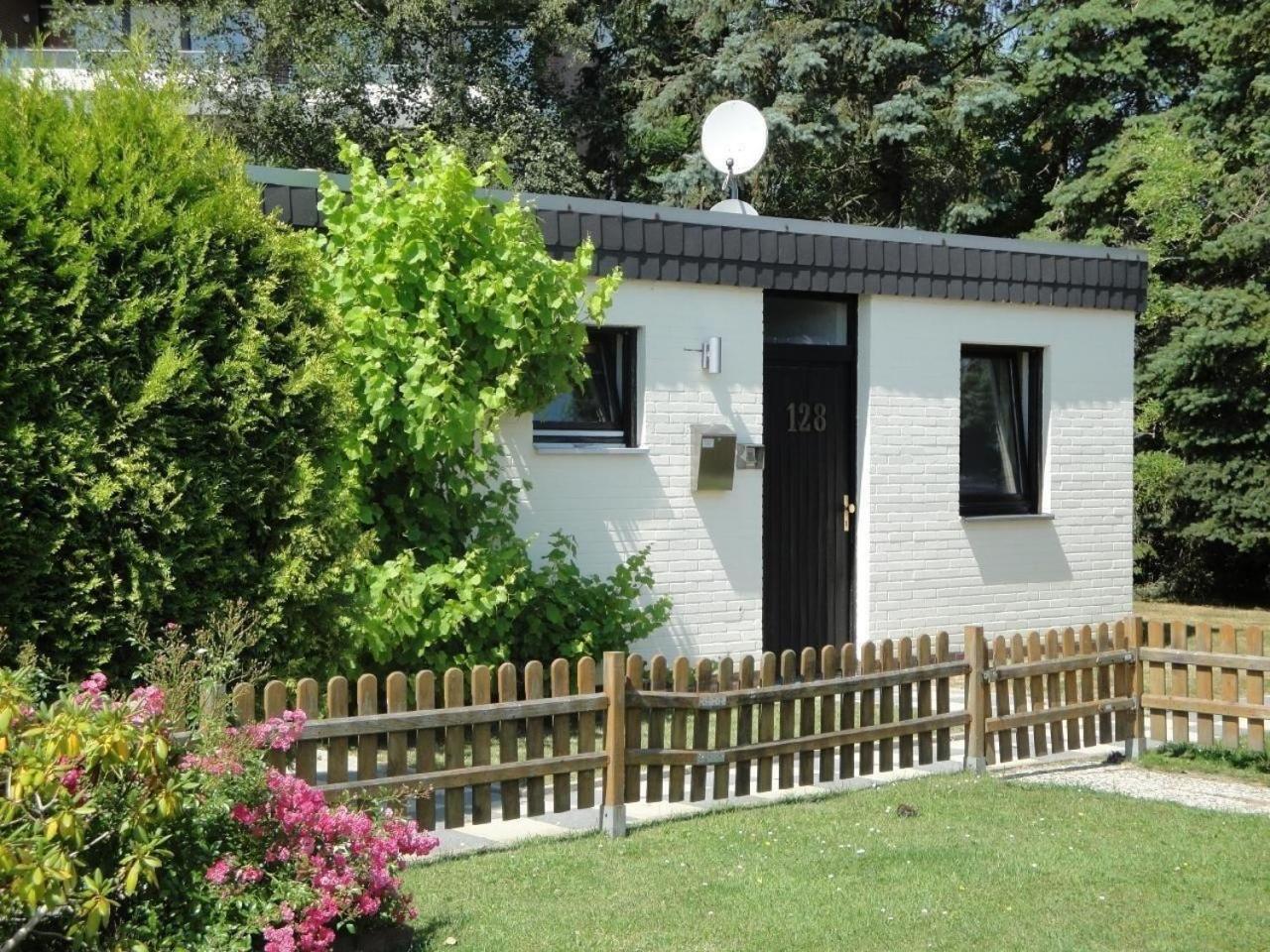 Schoenes Ferienhaus In Tossens Mit Schoenem Garten 布特亚丁根 外观 照片